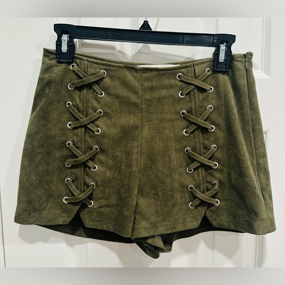The Impeccable Pig, Army Green lace up Shorts, Small